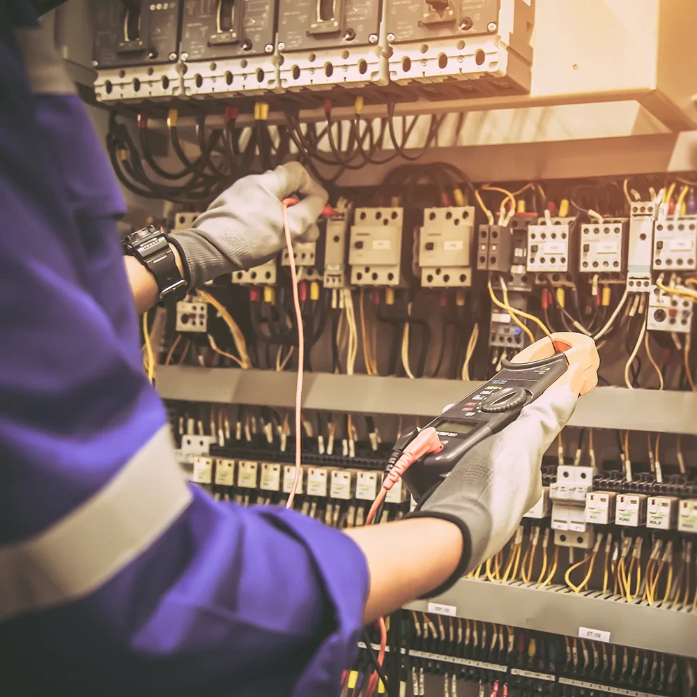SQUARE_Electrician_Comox_Electrical_Near_Valley_Cumberland_Courtenay_Harcon_Electric_Controls_59